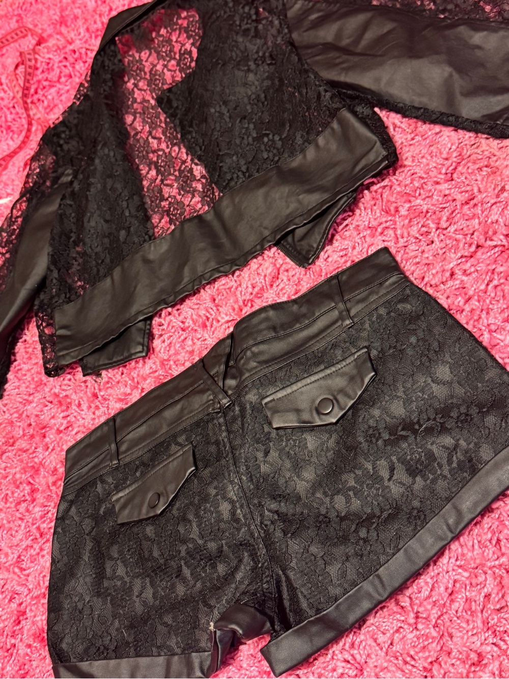 Lip service cult Los Angeles black pleather/lace fashion shorts & matching top - Picture 10 of 11